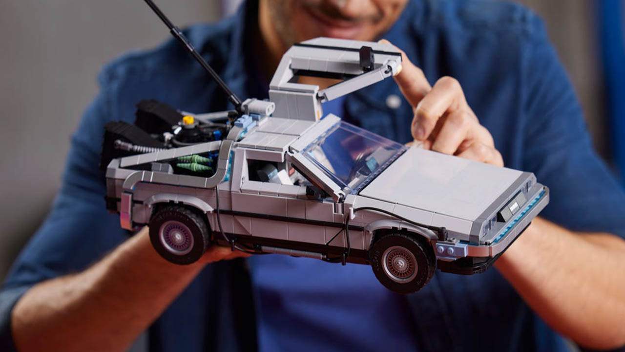 LEGO Reveals Back To The Future DeLorean Set