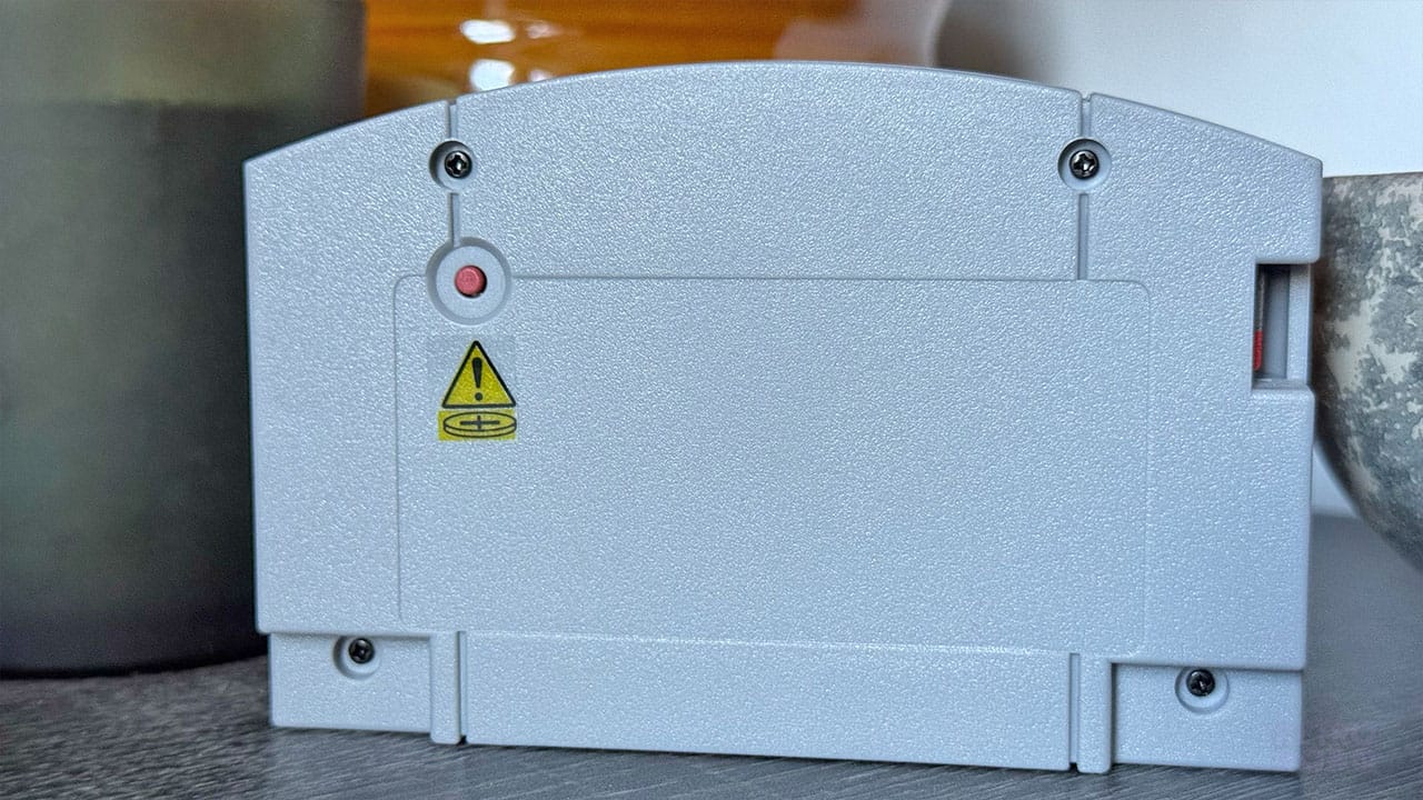 Red button on the back of an N64 flashcart