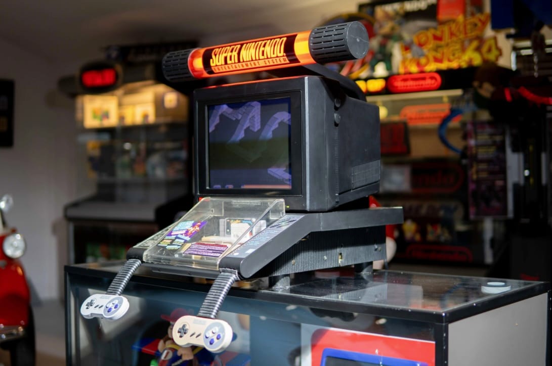 Side profile of a retal unit M80C SNES Countertop Kiosk