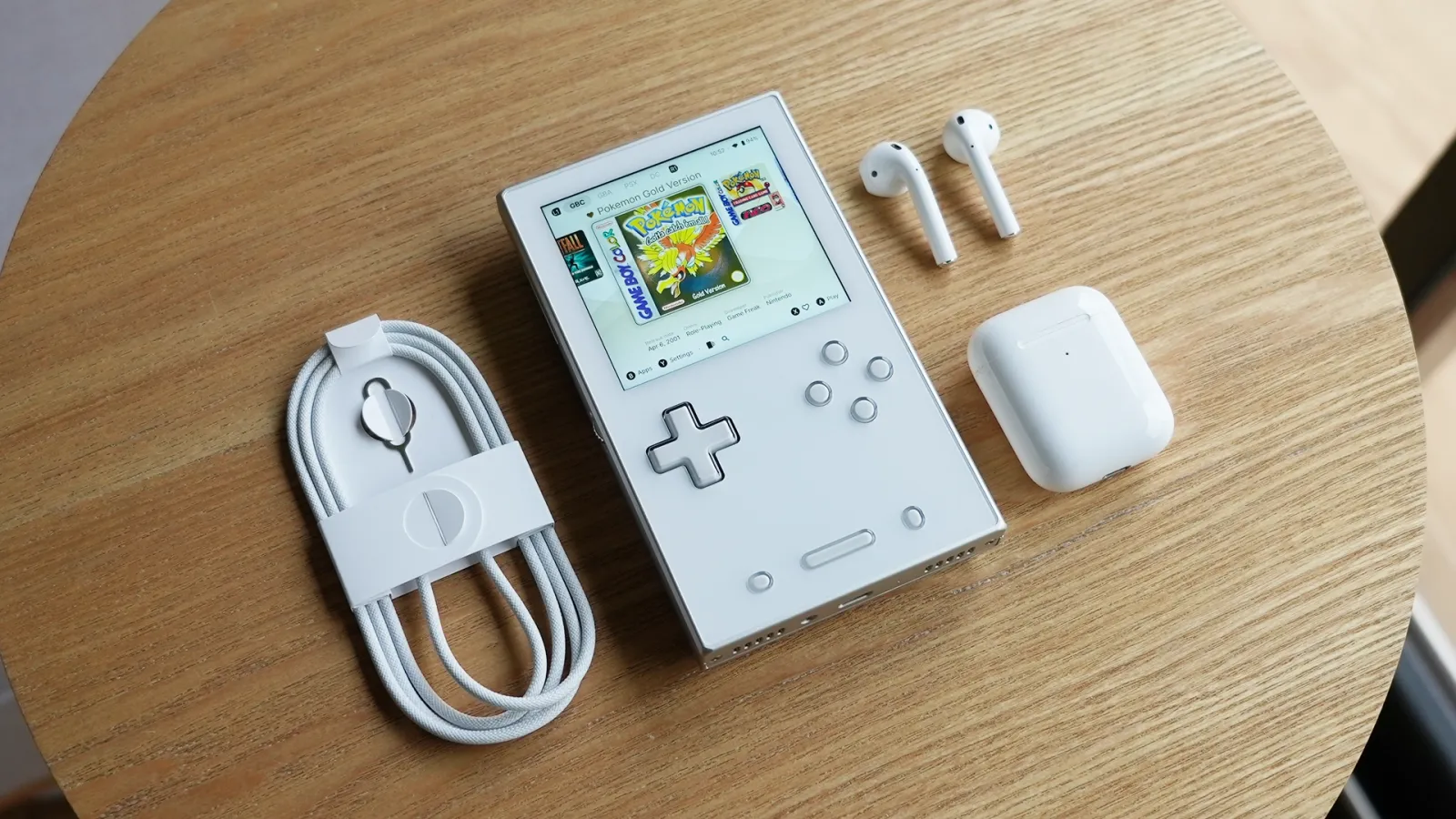 AYANEO Pocket Vert Review: If Apple Made A Handheld post image