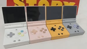 Four Miyoo Mini Flip colours