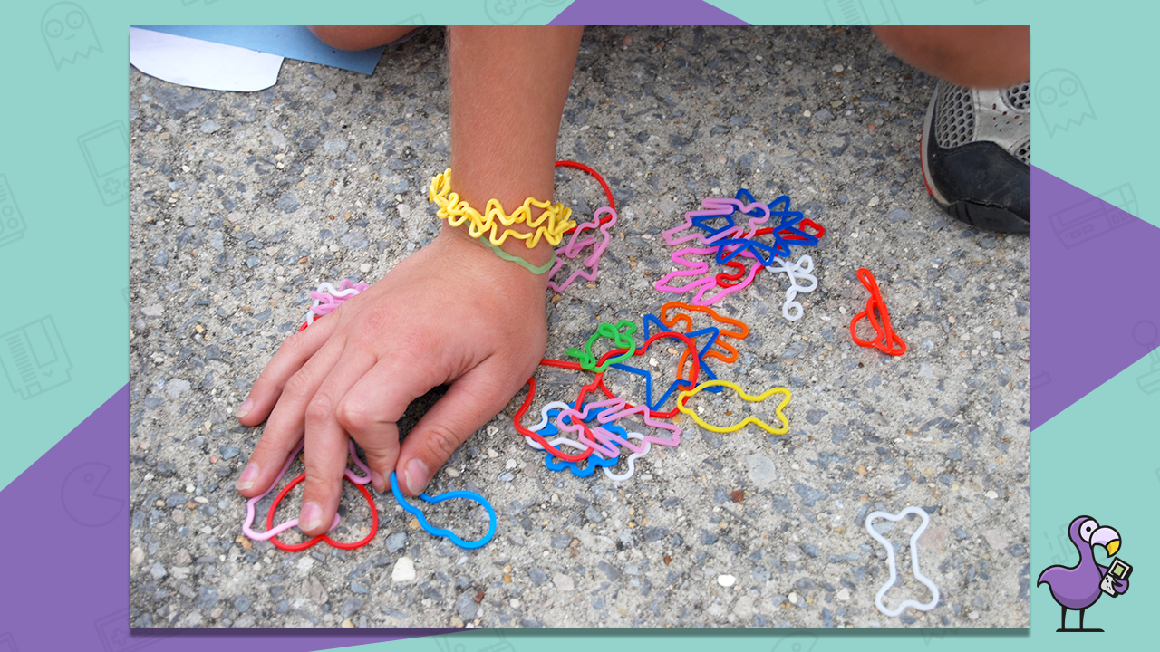 Silly Bandz (2002)