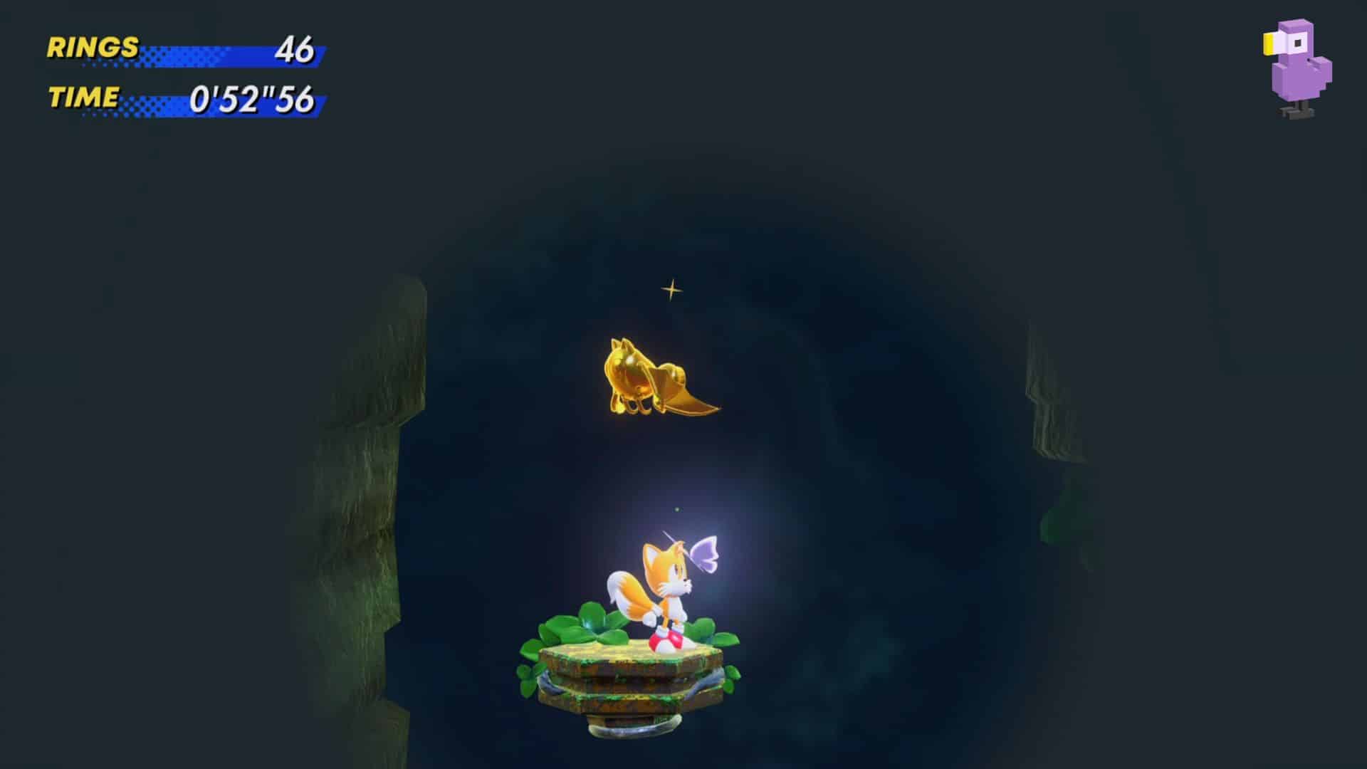 SONIC SUPERSTAR GOLD ENEMY BAT IN A FOGGY CAVE