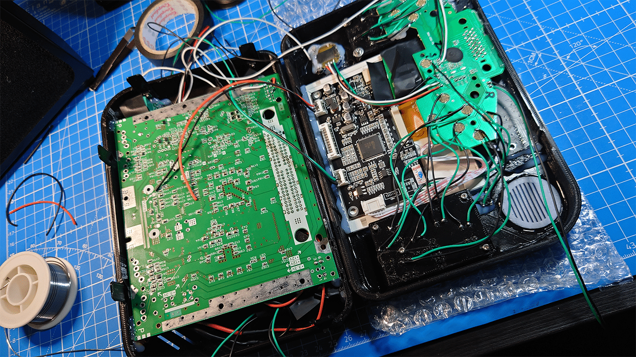 Wiring inside Handheld Gameplayer's Handheld N64