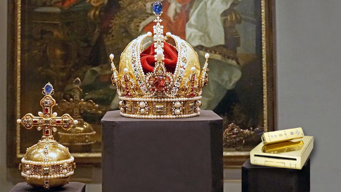 Queen Elizabeth II Golden Nintendo Wii - Crown Jewels with Golden Wii on the side