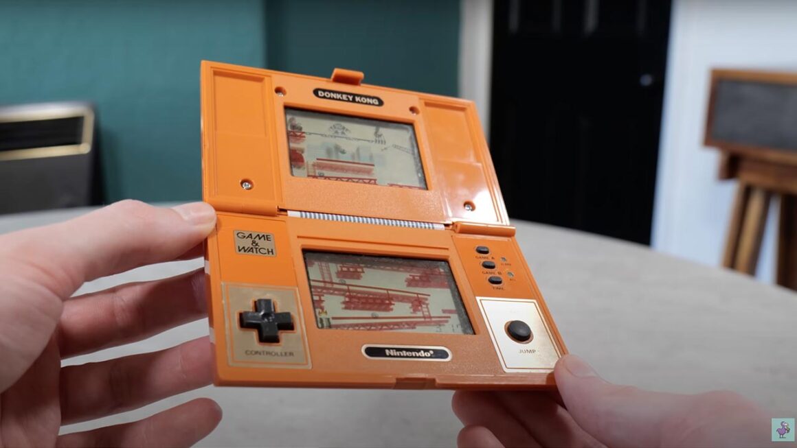 the history of Nintendo's Game & Watch handhelds - Donkey Kong Dual Screen