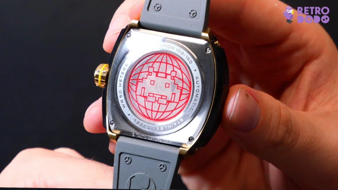 nubeo space invaders watch back
