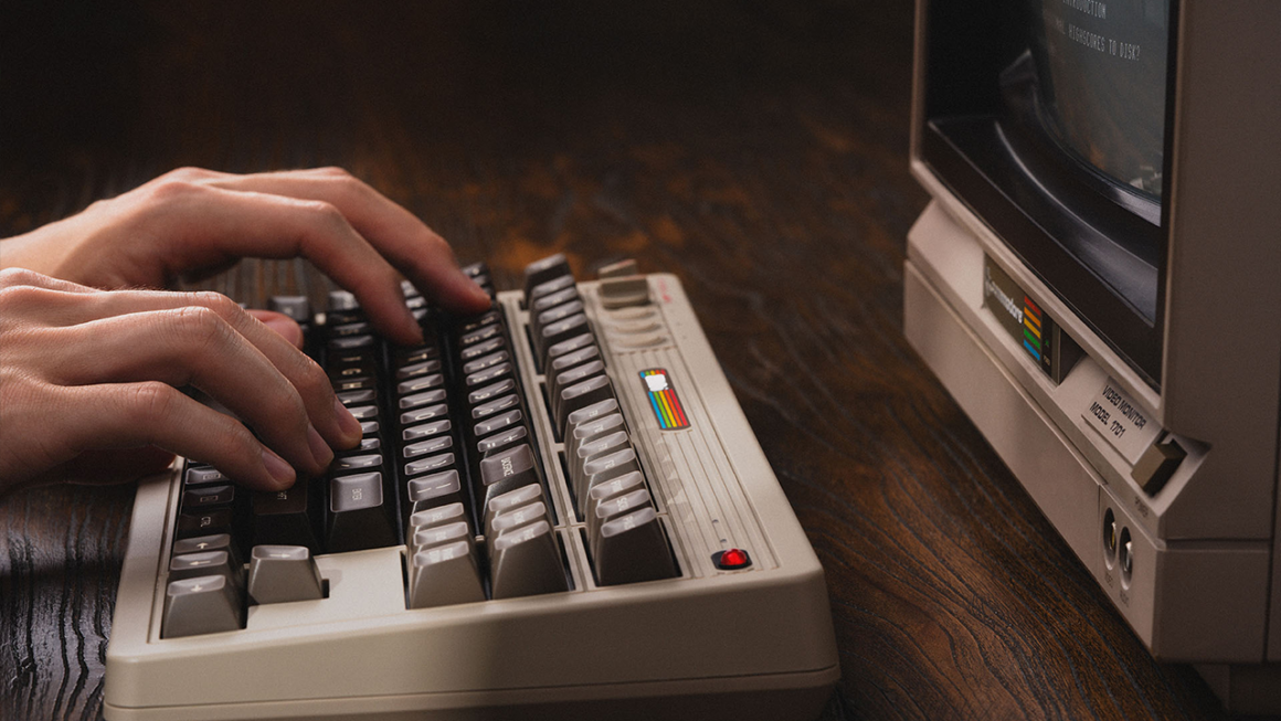 8BitDo Retro Mechanical Keyboard - C64 Edition in profile