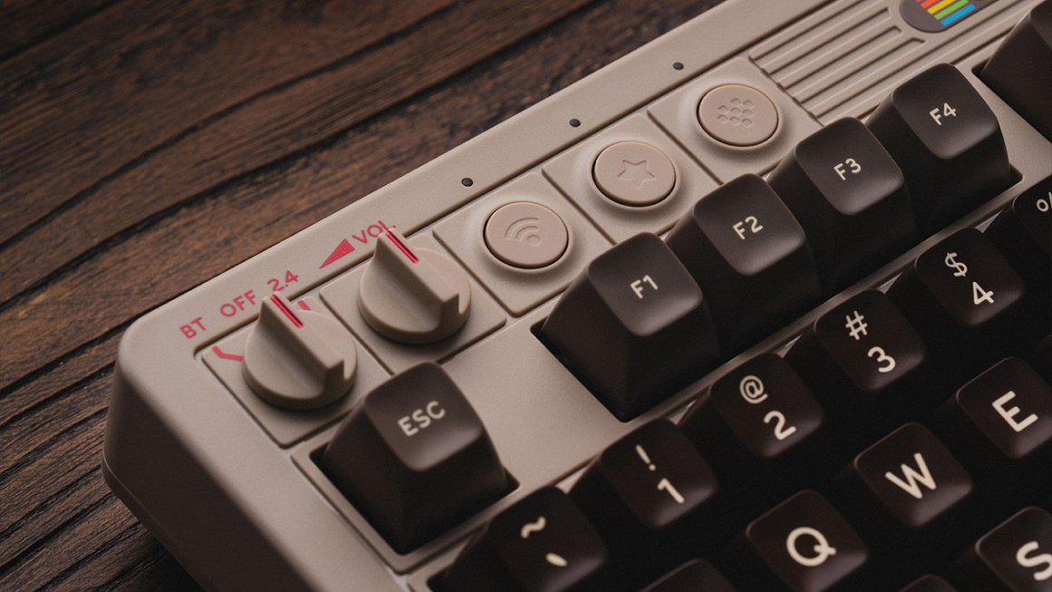 8BitDo Retro Mechanical Keyboard - C64 Edition volume control