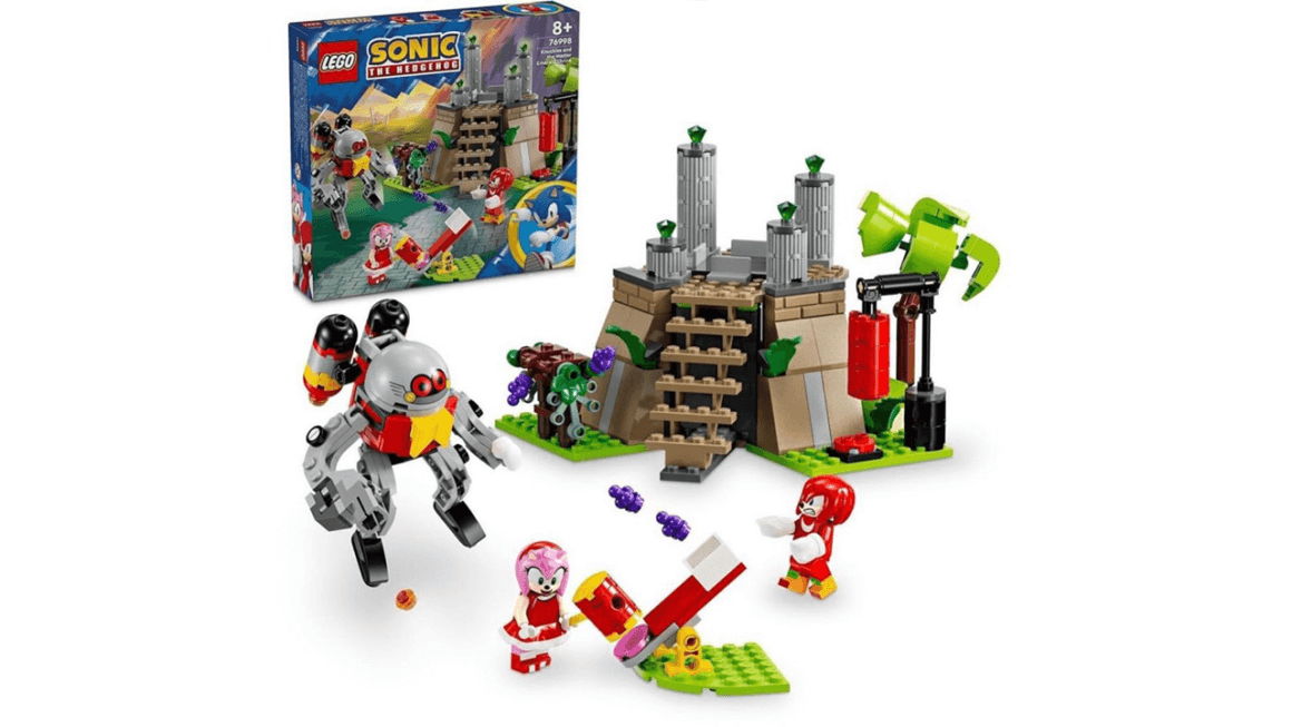 Knuckles and the Master Emerald Shrine LEGO set