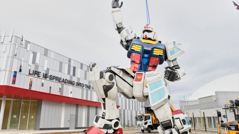 Giant Gundam Statue